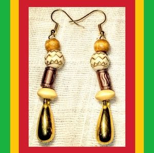 GOLDEN DROPS ON WOOD